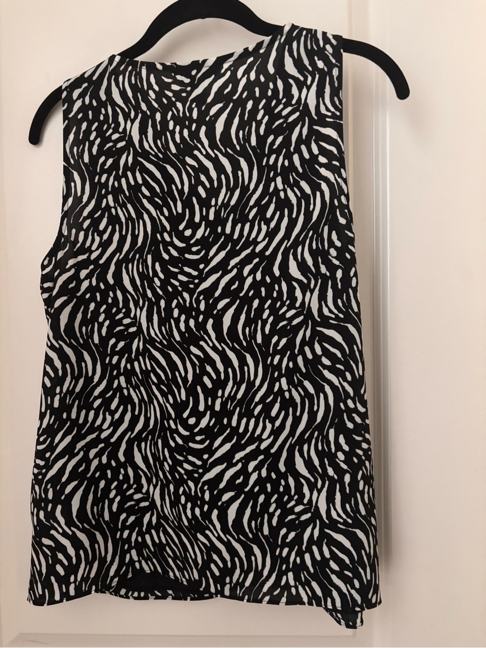 Nine West Black & White Abstract Zebra-Print Camisole